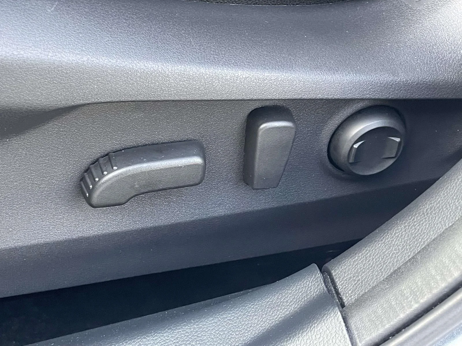 Used 2025 Ice Silver Metallic Subaru Wilderness image 7