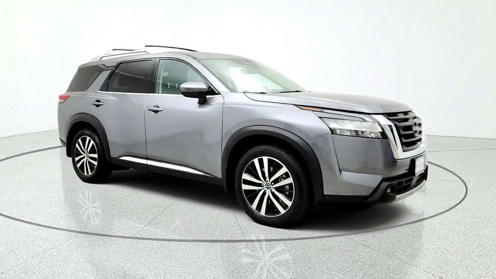 Used 2024 Boulder Gray Pearl Nissan Platinum 4WD image 3