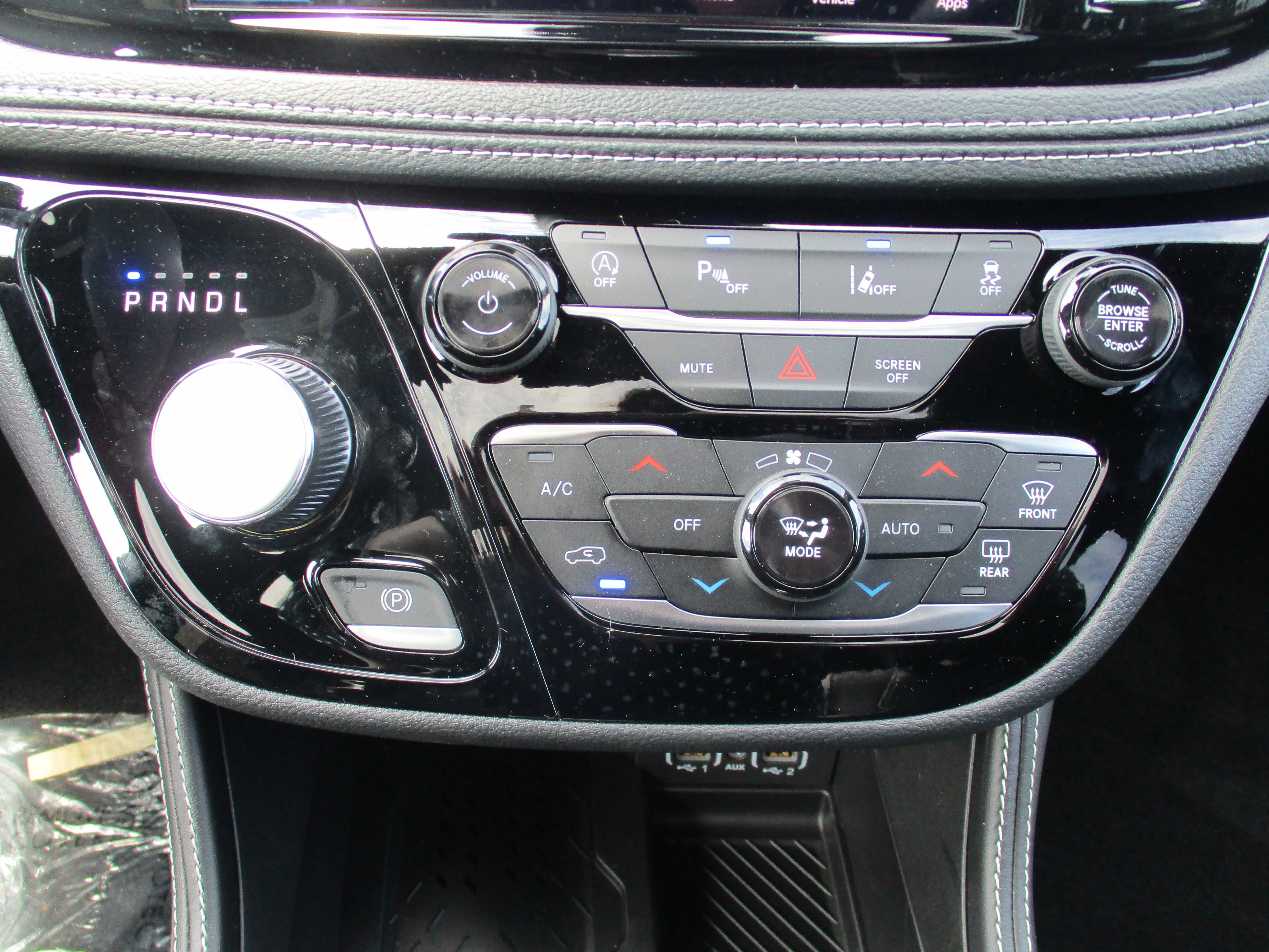 2025 Chrysler Pacifica Limited - Photo 16