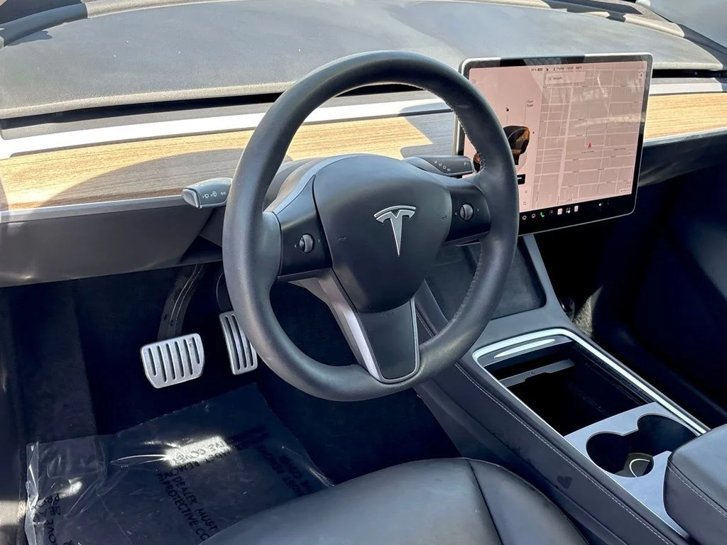 Used 2022  Tesla Performance image 9