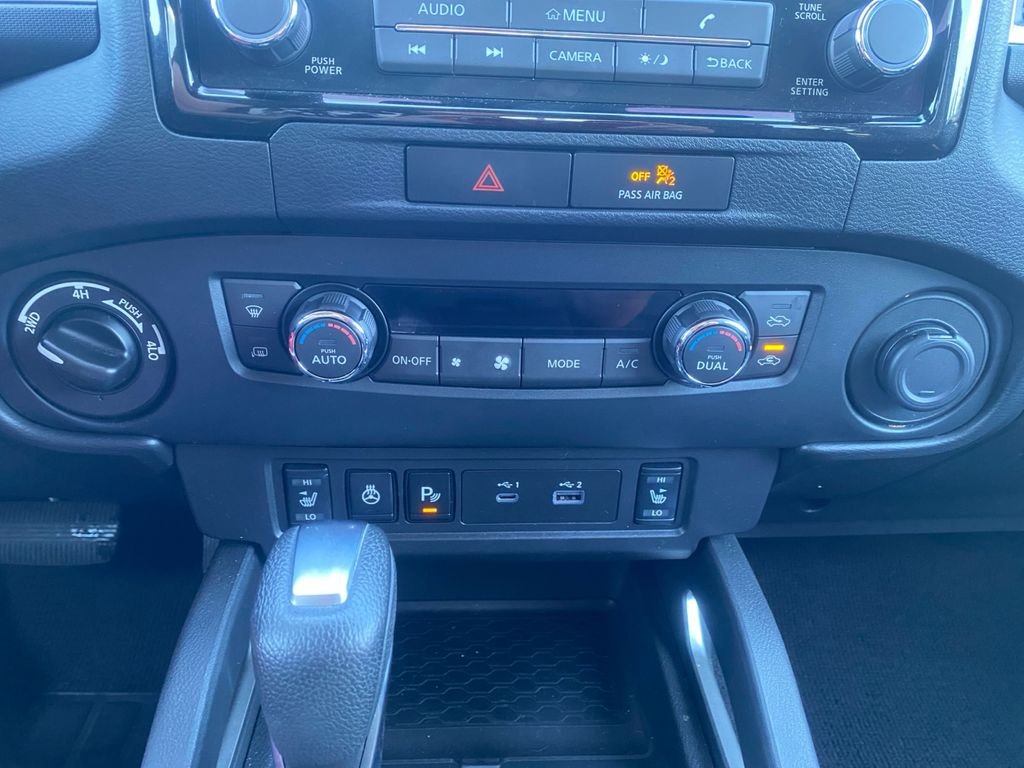 Used 2022 Gray Nissan SV image 14
