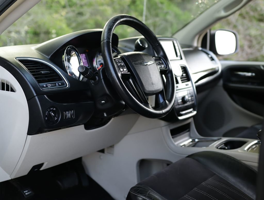 Used 2014 Silver Chrysler Touring-L 30th Anniversary image 25