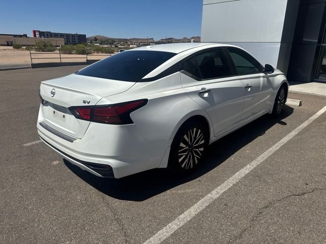 Used 2023 White Nissan 2.5 SV image 5