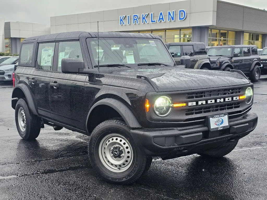 2025 Ford Bronco Base 4x4's photo