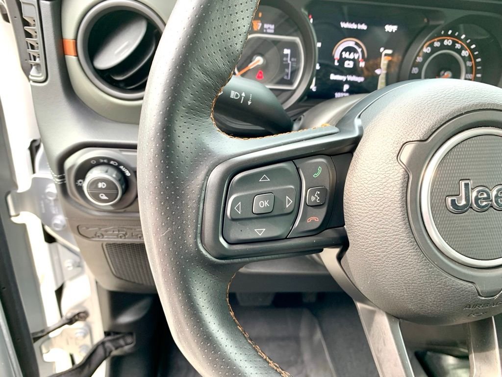 Used 2024 Silver Jeep Mojave image 31