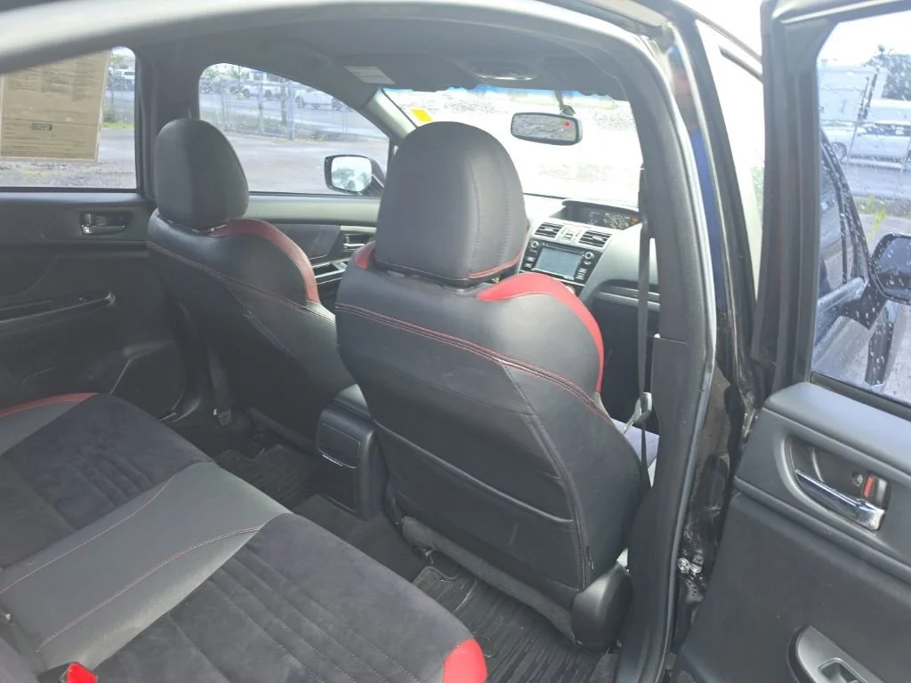 Used 2016  Subaru Base image 28