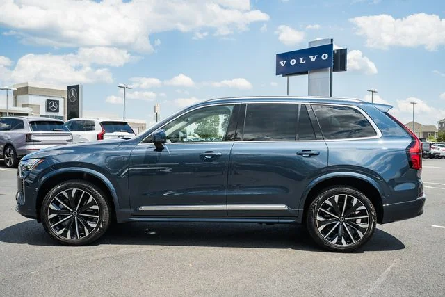 Used 2025 Denim Blue Volvo Ultra image 4