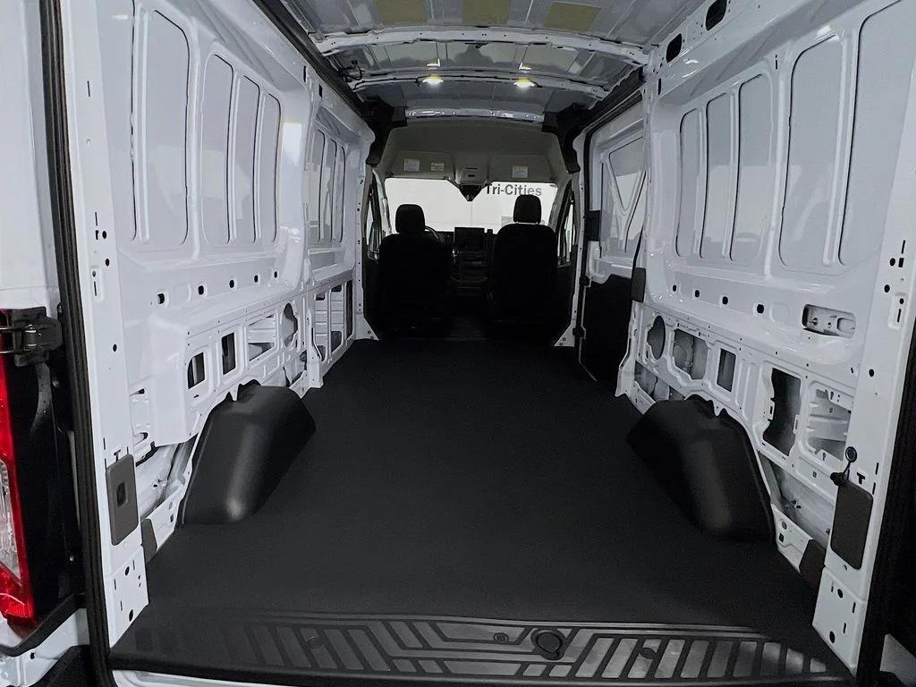 New 2026 Oxford White Ford Base image 13