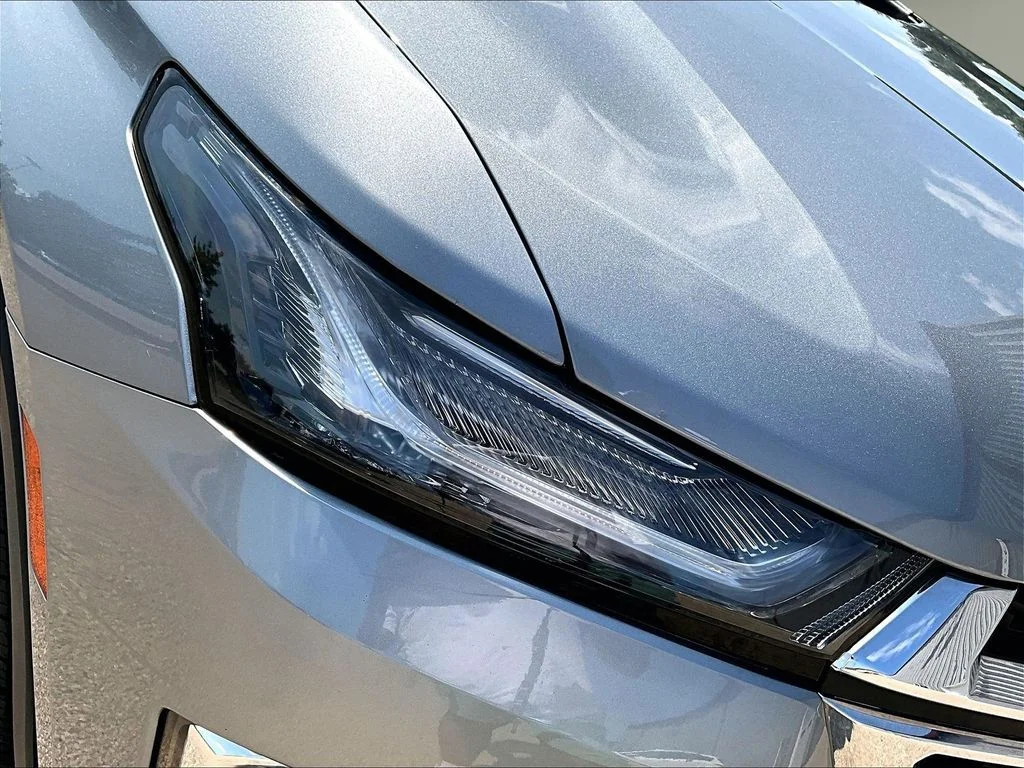Used 2023 Gray Chevrolet LT Leather image 33