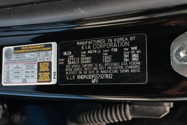 Used 2025 Black Kia LX image 28