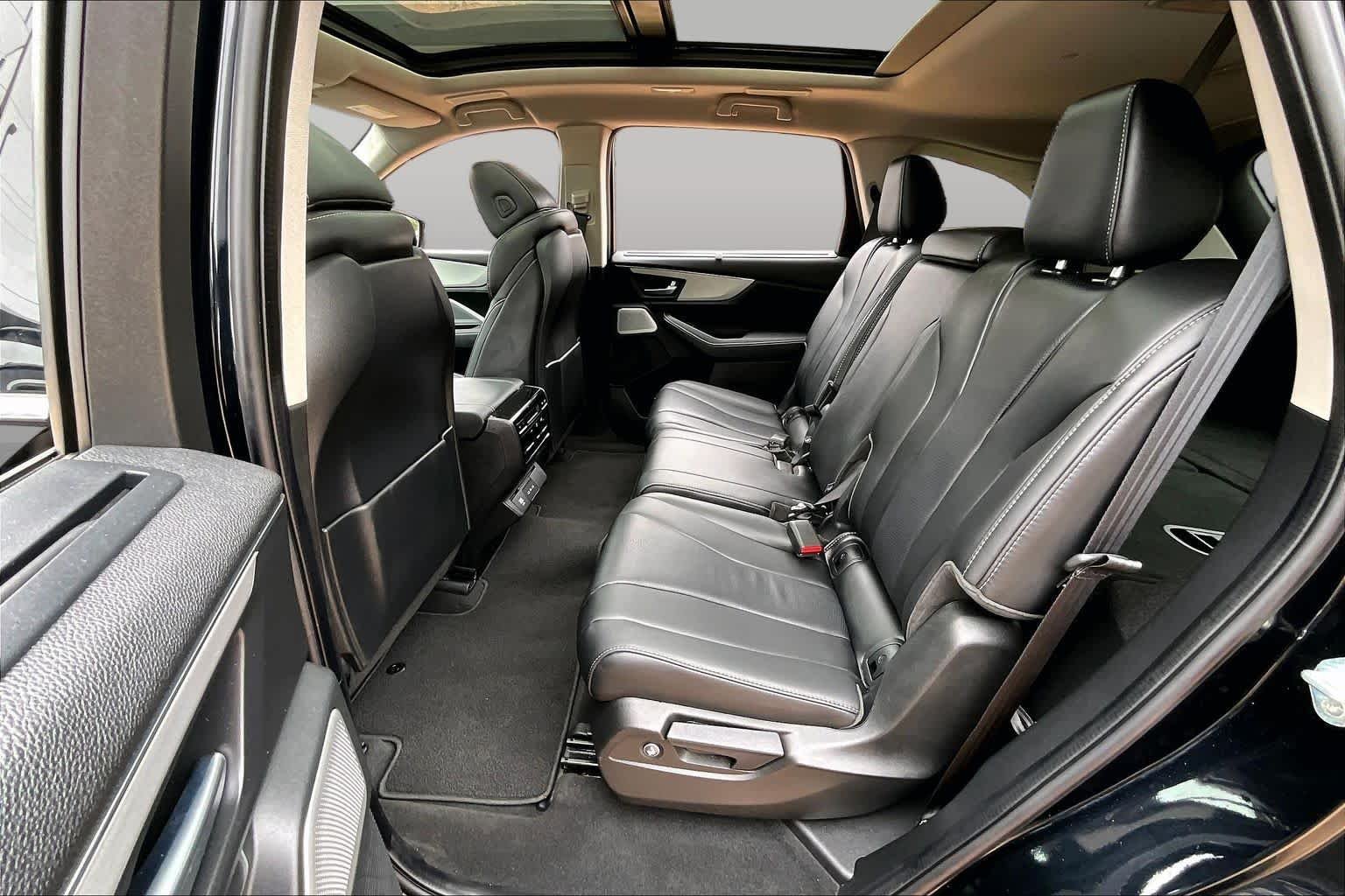 Used 2025 Majestic Black Pearl Acura w/Technology Package image 39