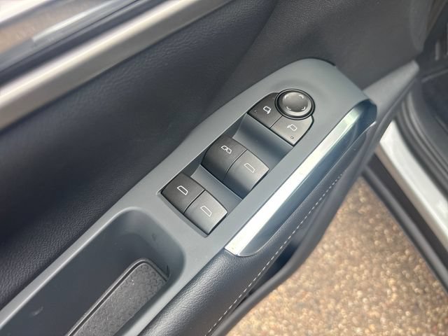 2027 Chevrolet Traverse LT - Photo 12