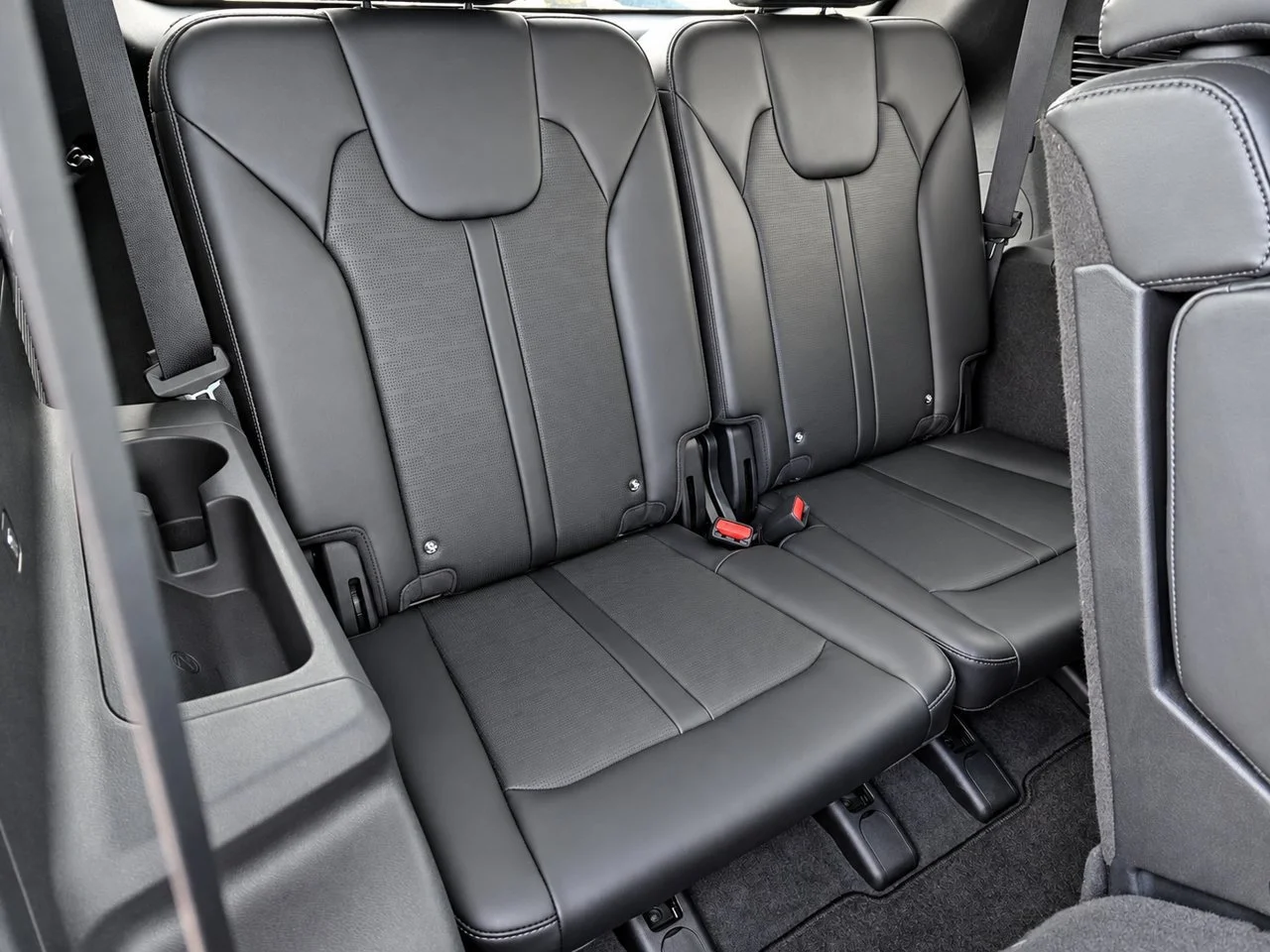 Used 2024  Kia S image 26