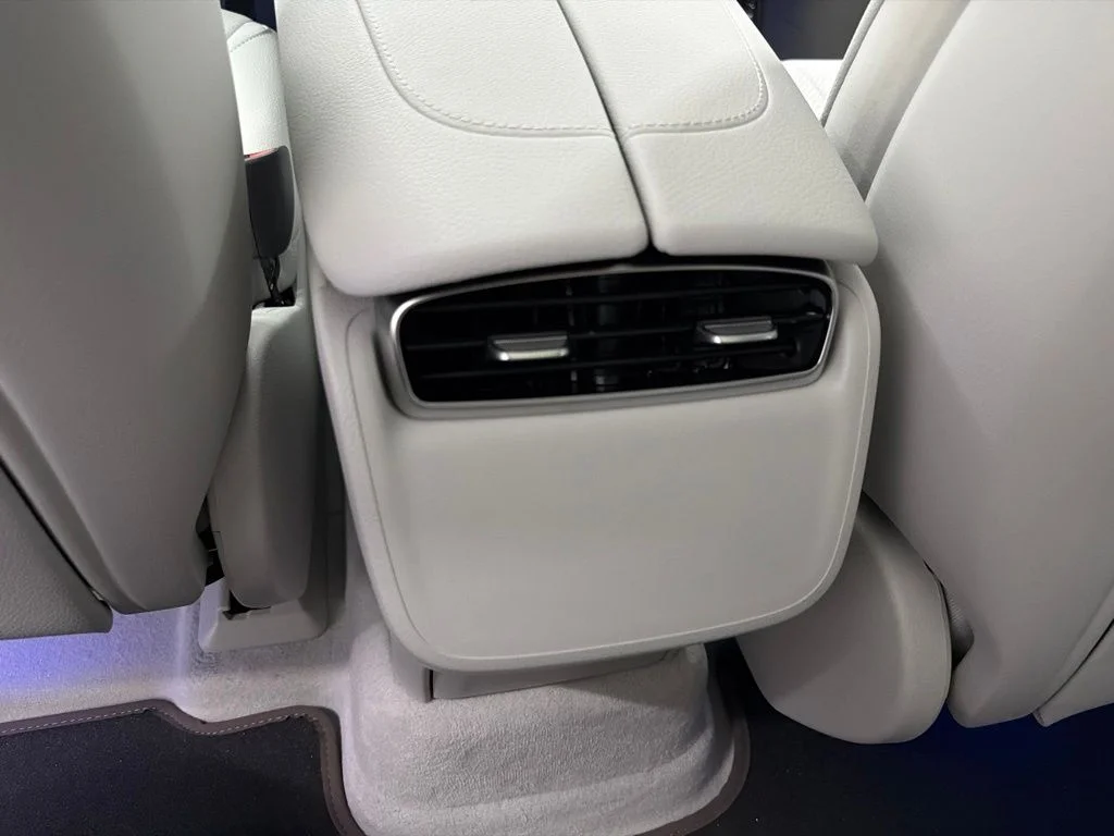 New 2027 Black Mercedes-Benz 320+ SUV image 24