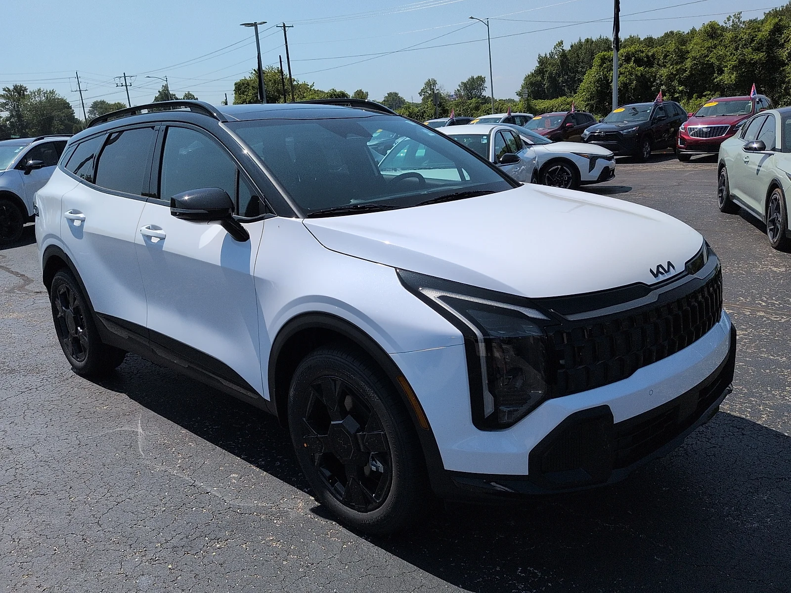 New 2027 Glacial White Pearl/ Black  Kia X-Line image 1