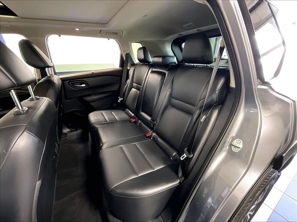 Used 2023 Gray Nissan SV image 15