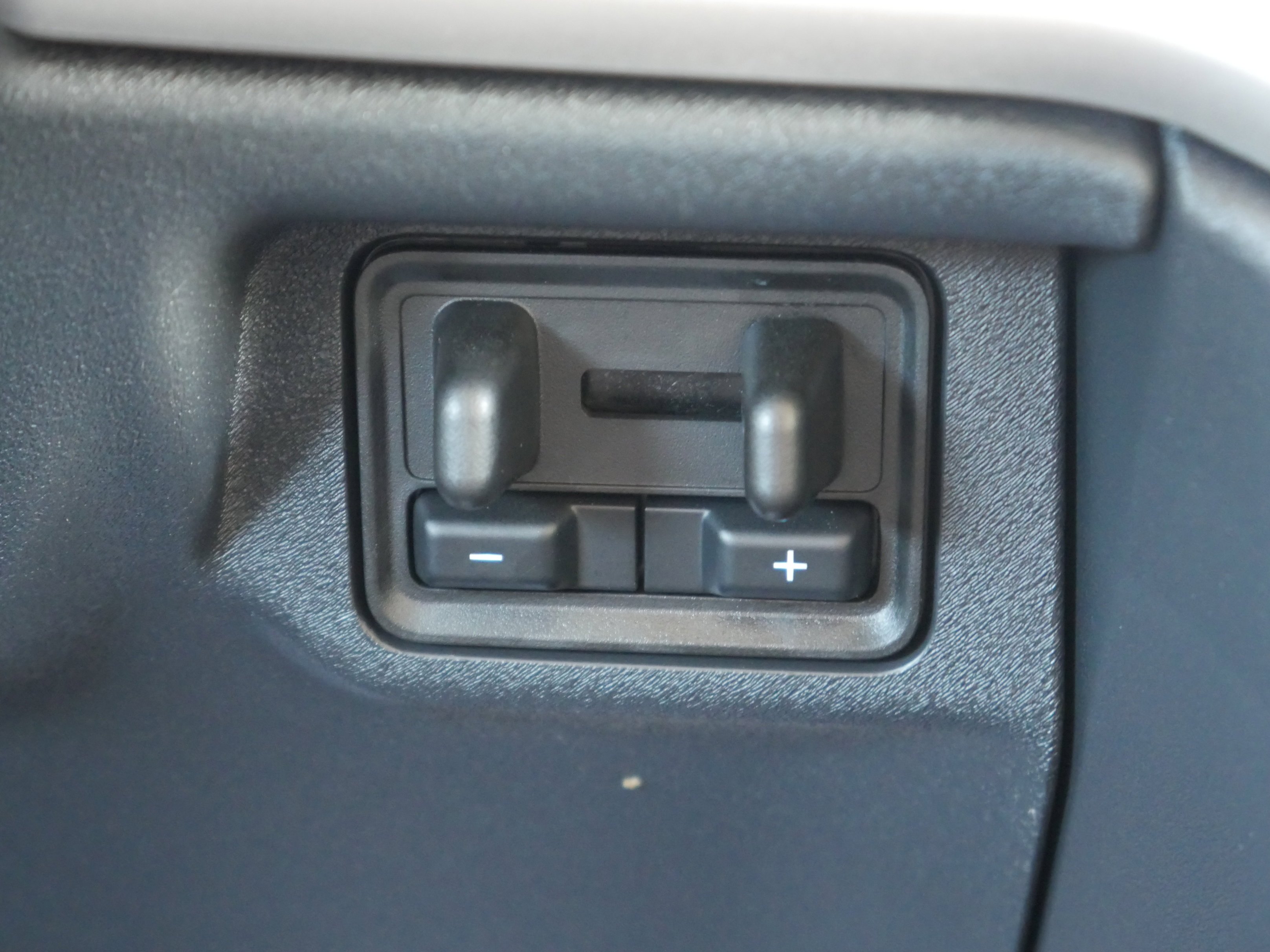 Certified Used 2025 Star White Ford Active image 11