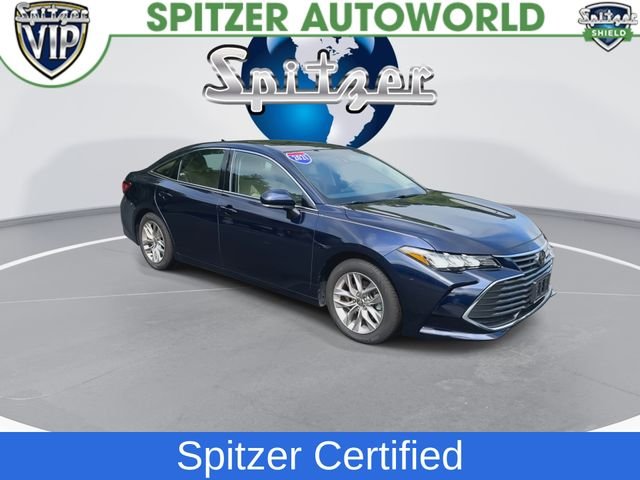Used 2021  Toyota XLE image 2
