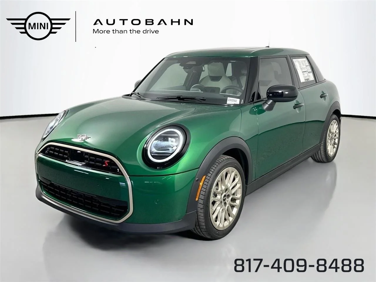 2025 MINI Hardtop Cooper S Signature's photo