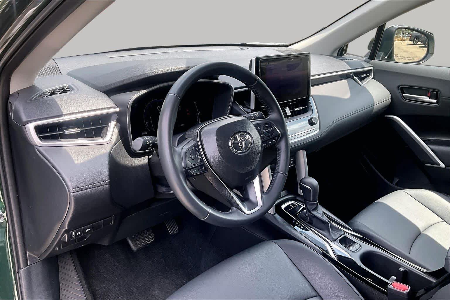 Used 2025 Cypress Toyota XLE image 17