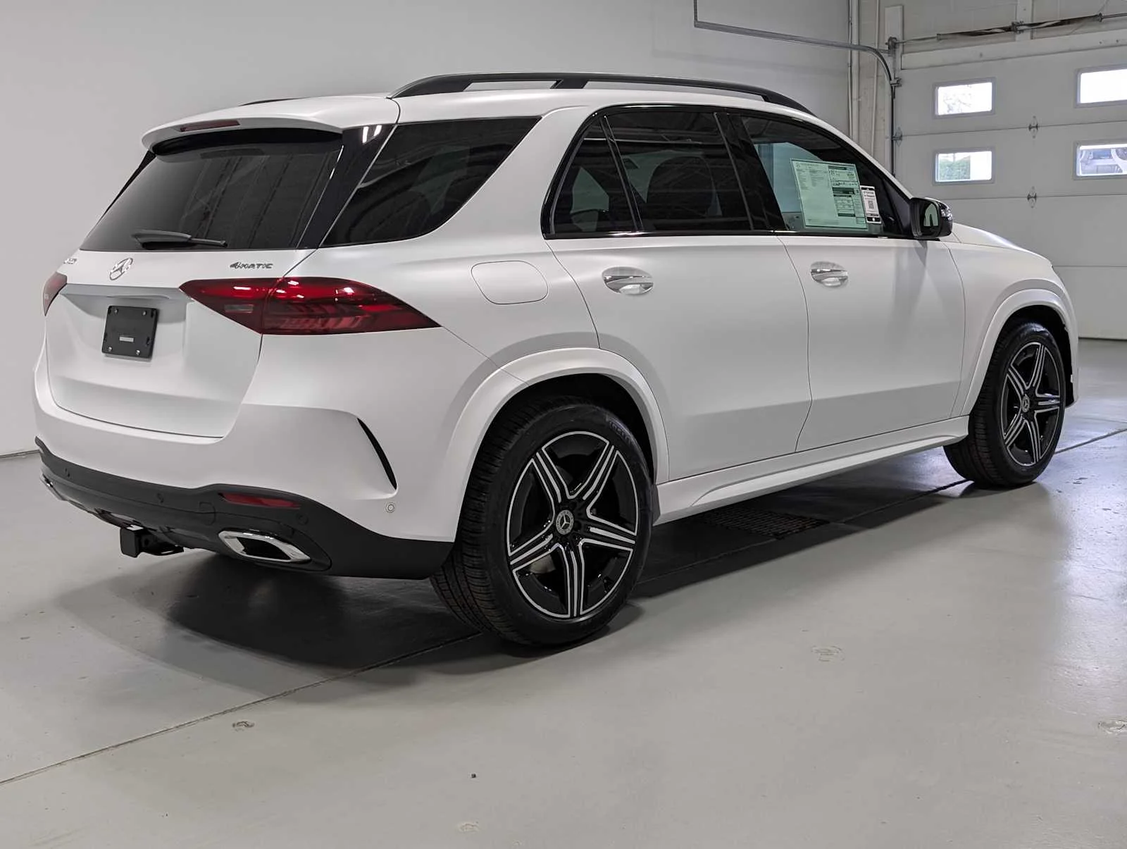 New 2026 MANUFAKTUR Moonlight White magno Mercedes-Benz GLE 450 image 8