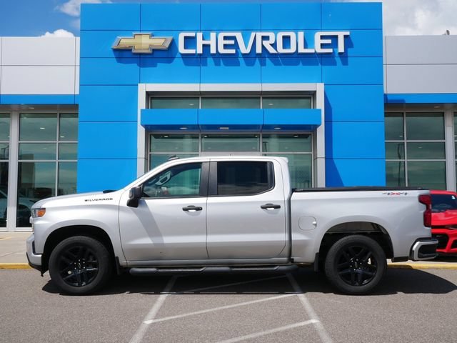Used 2021 Chevrolet Silverado 1500 Custom with VIN 1GCPYBEK2MZ270183 for sale in Roseville, Minnesota