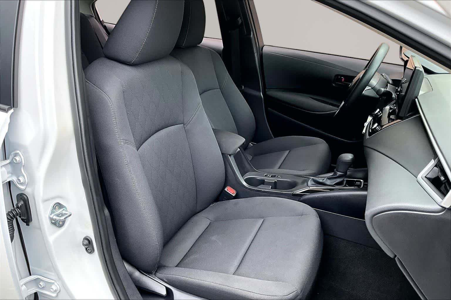 Used 2026 Ice Cap Toyota LE image 9