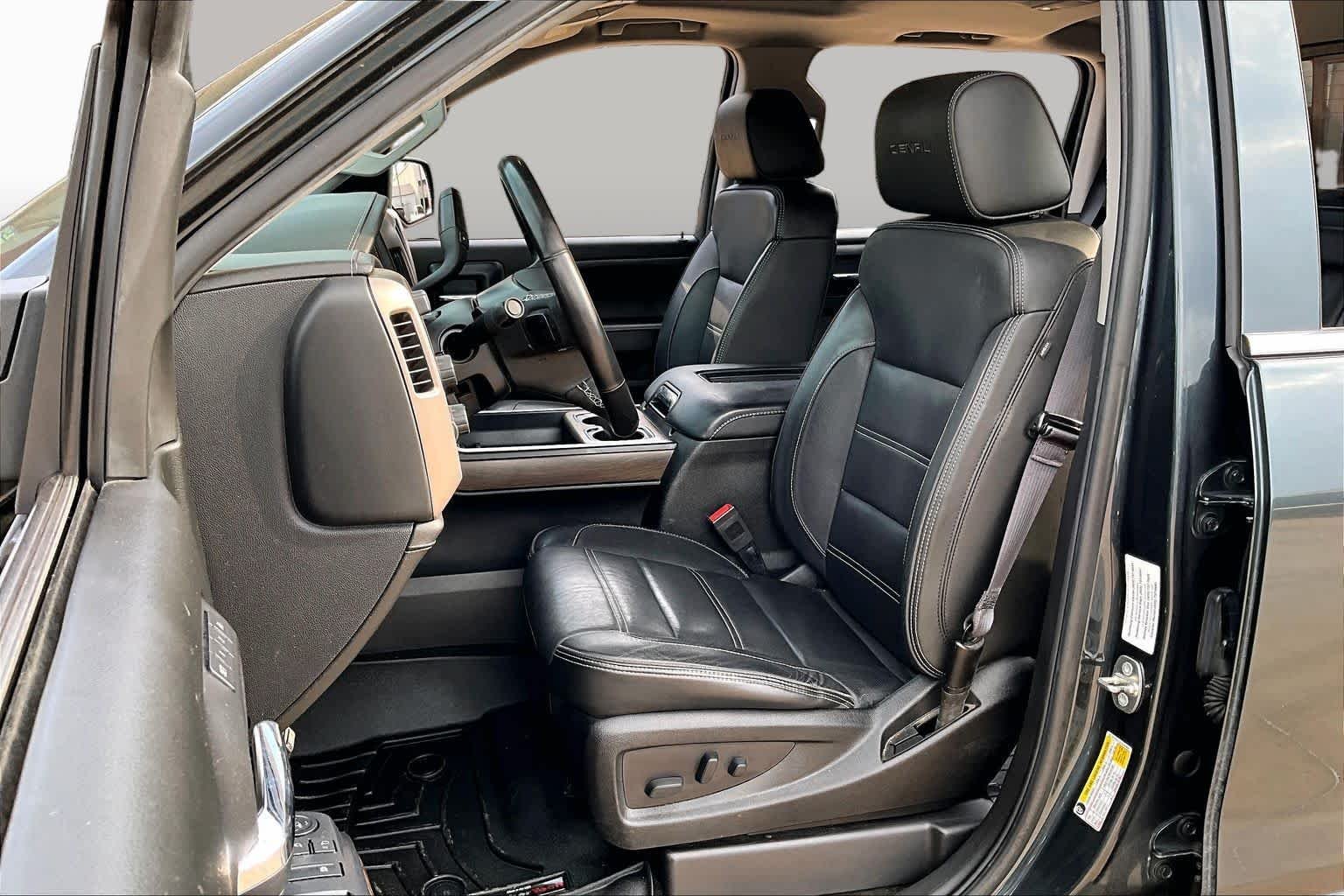 Used 2017 Dark Slate Metallic GMC Denali image 7