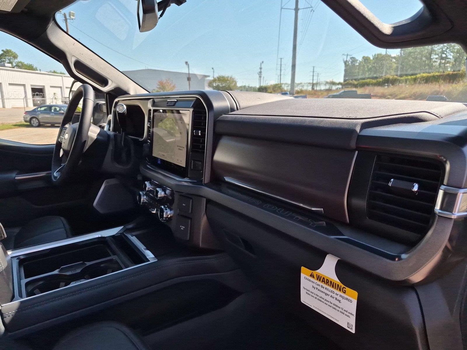 New 2027 Star White Metallic Tri-Coat Ford F-250® Platinum® image 37