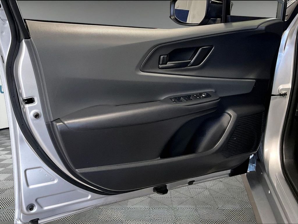 Used 2025  Toyota LE image 9