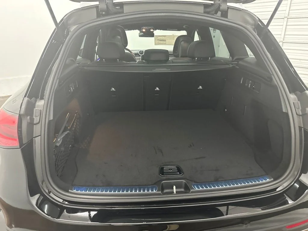 New 2026 Black Mercedes-Benz GLC 300 image 27