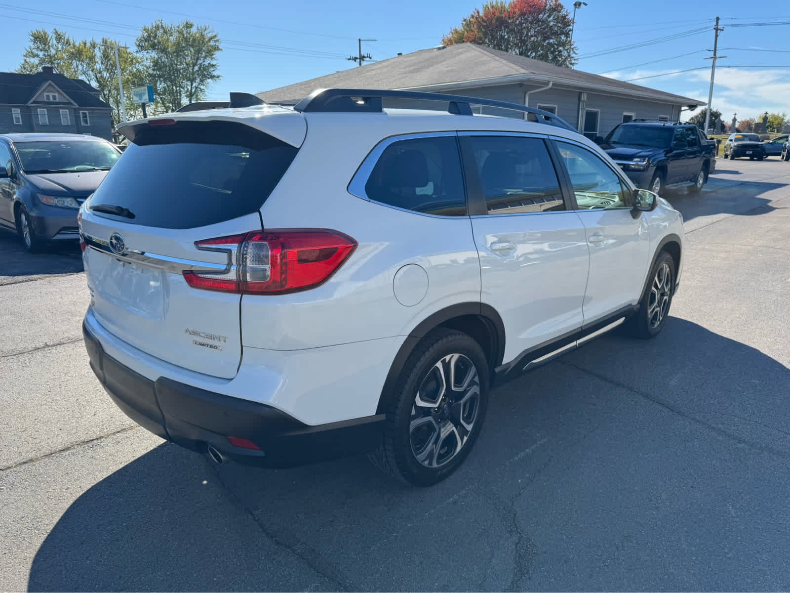2023 Subaru Ascent Limited photo 3