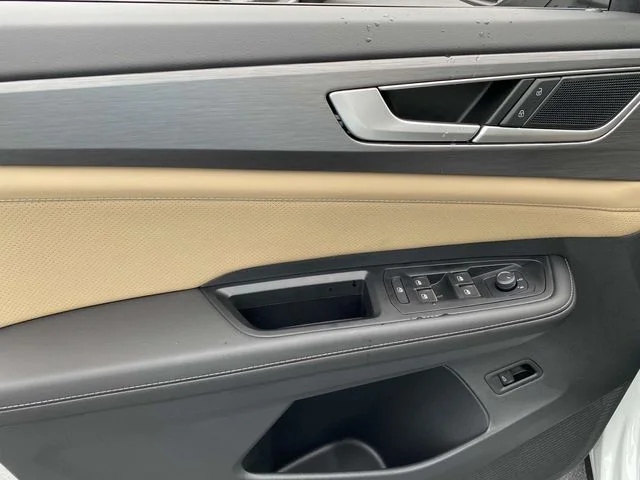 2025 Volkswagen Atlas Cross Sport SE w/Tech - Photo 13