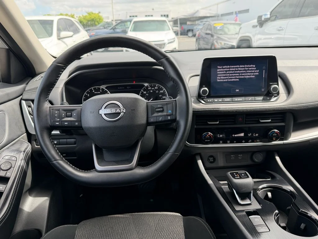 Used 2025 Silver Nissan SV image 13