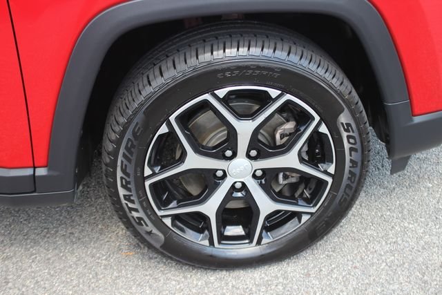 Used 2024 Red Jeep Latitude image 34