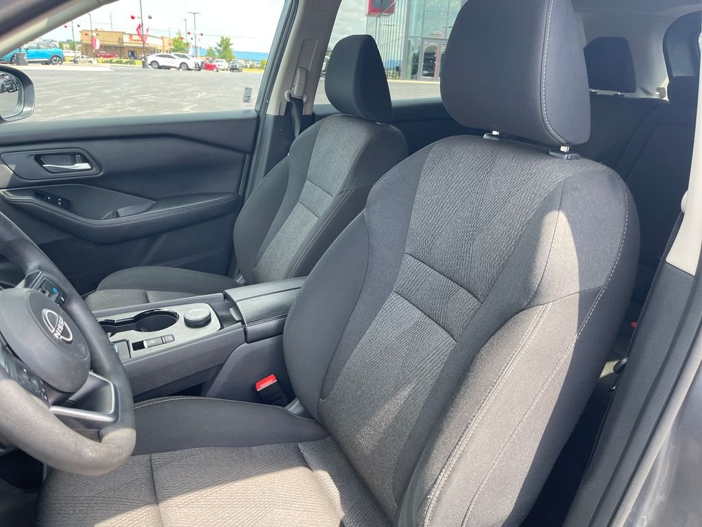 Used 2024 Gray Nissan SV image 13