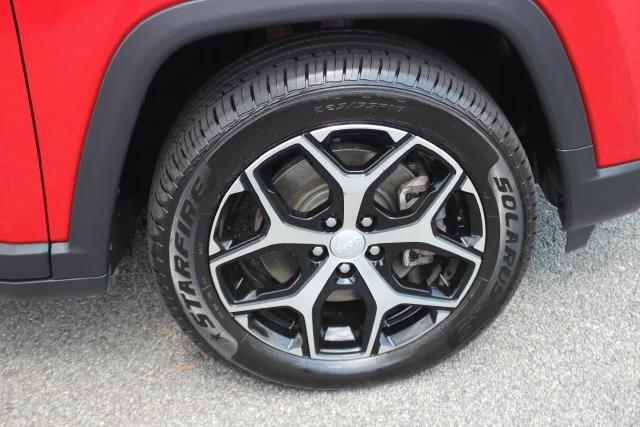 Used 2024 Red Jeep Latitude image 34