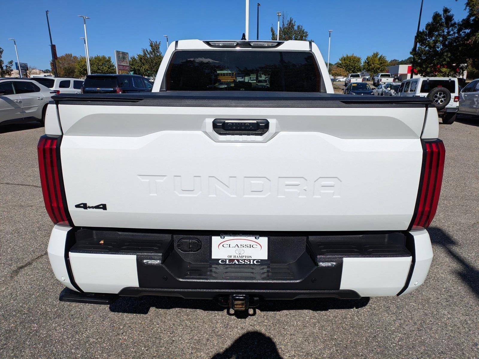 Used 2023 Ice Cap Toyota SR5 image 5