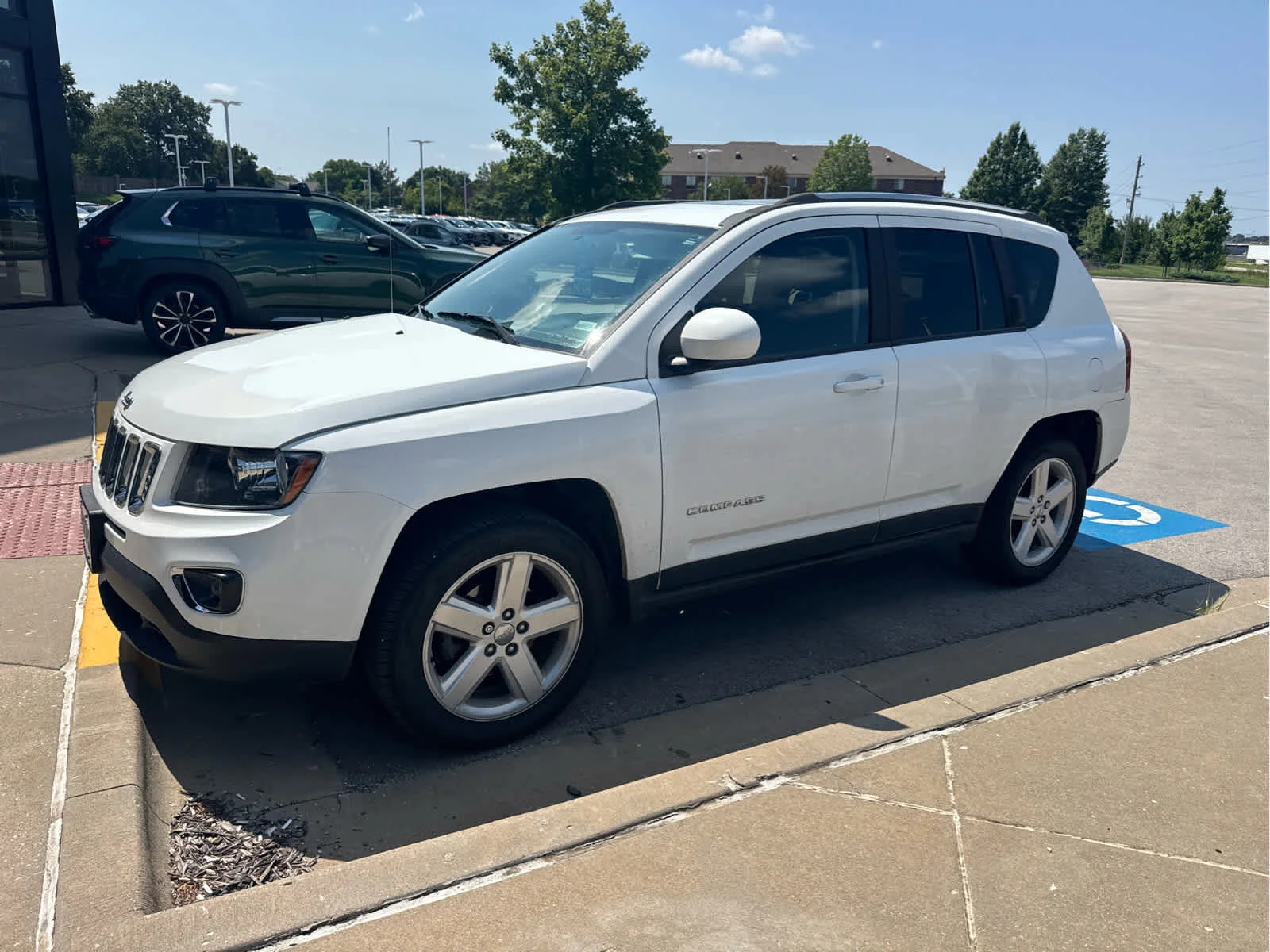 Used 2014 Jeep Compass Latitude with VIN 1C4NJCEA7ED814541 for sale in Kansas City