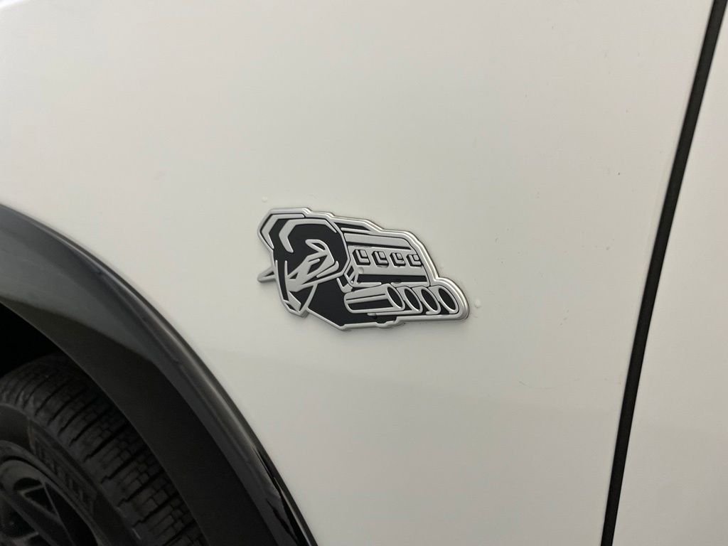 New 2026 Bright White Clear-Coat Exterior Paint RAM Laramie America 250 image 14