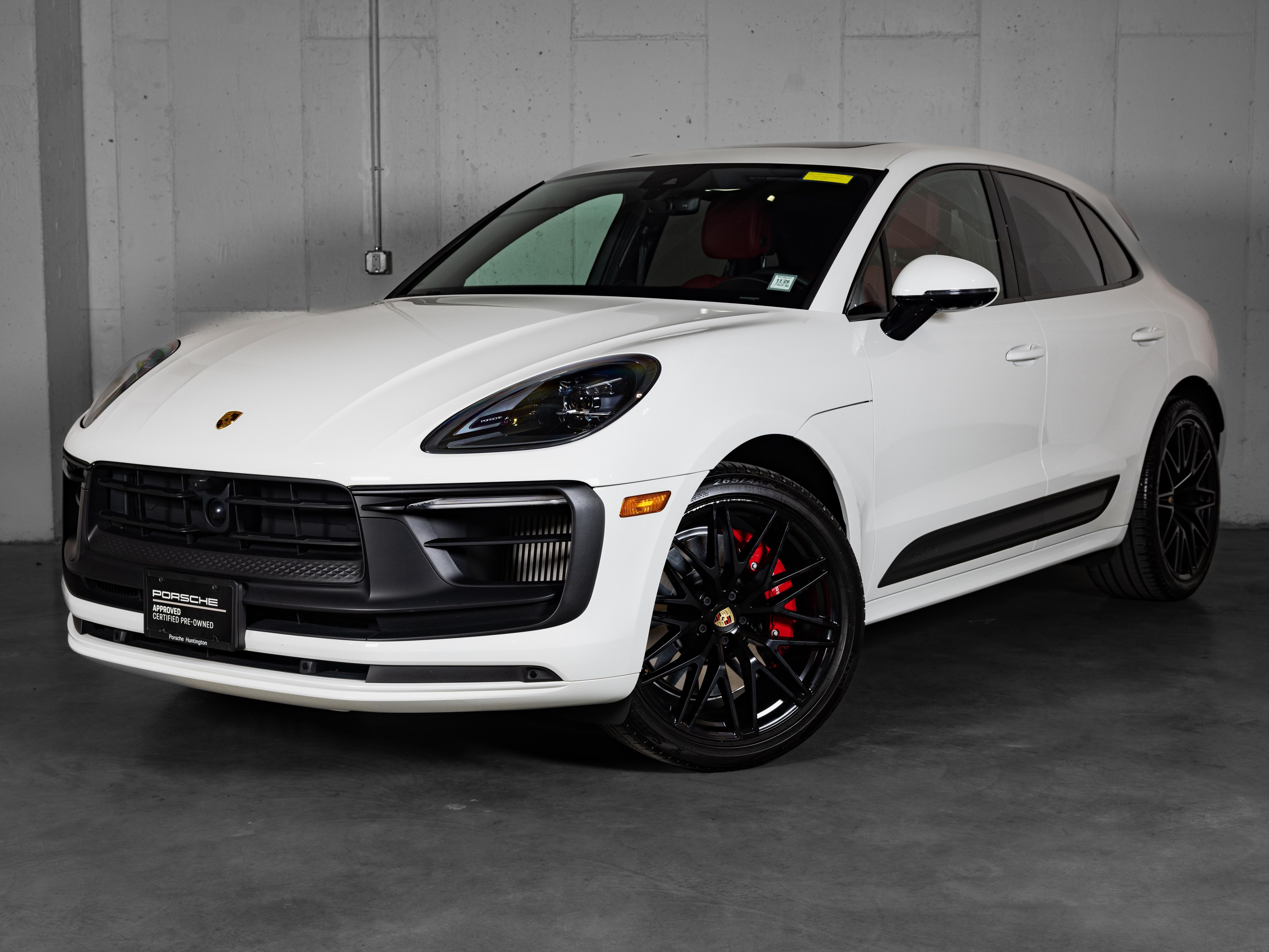 2023 Porsche Macan GTS's photo