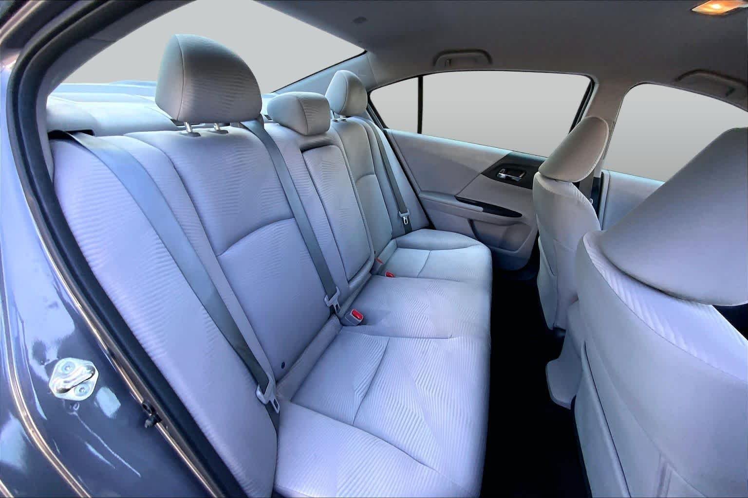 Used 2017 Modern Steel Metallic Honda LX image 19