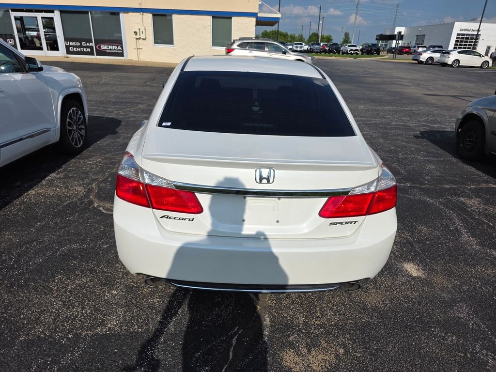 Used 2013 White Honda Sport image 3