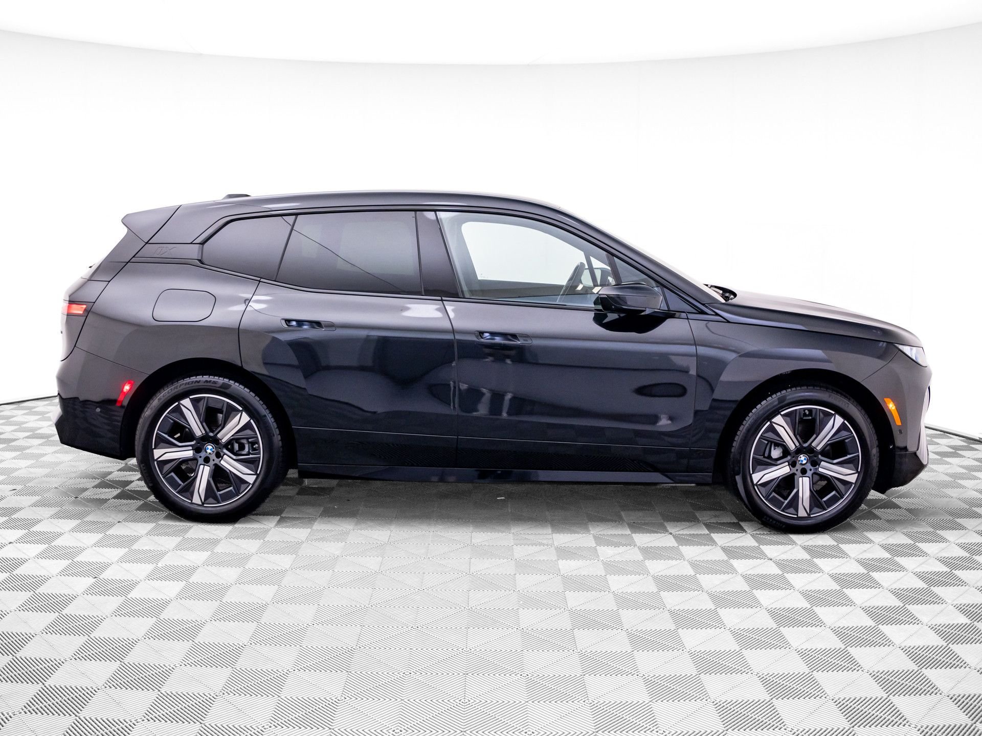 Used 2026 Black BMW xDrive45 image 6