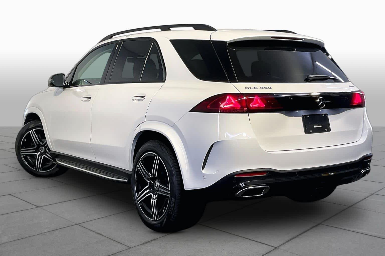 New 2027 MANUFAKTUR Moonlight White Metallic Mercedes-Benz GLE 450 image 3