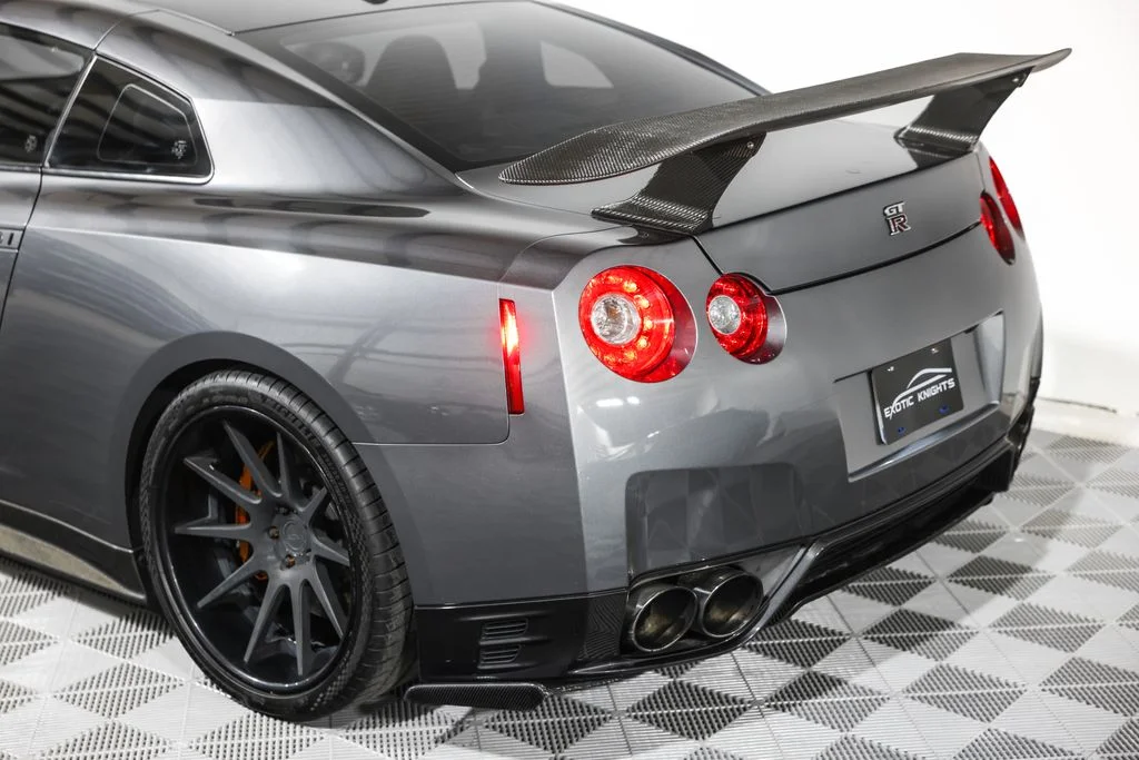Used 2013 Gray Nissan Premium image 18