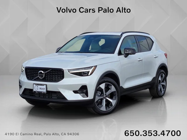 2026 Volvo XC40 B5 Plus