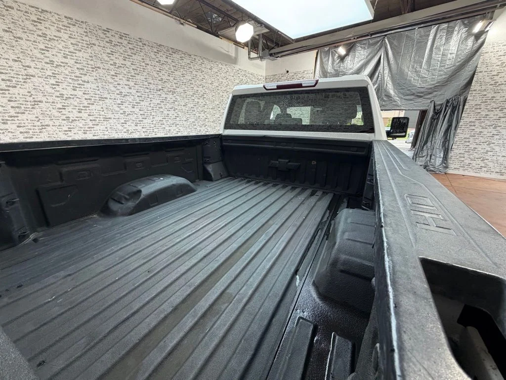 Used 2022 White Chevrolet LT image 11
