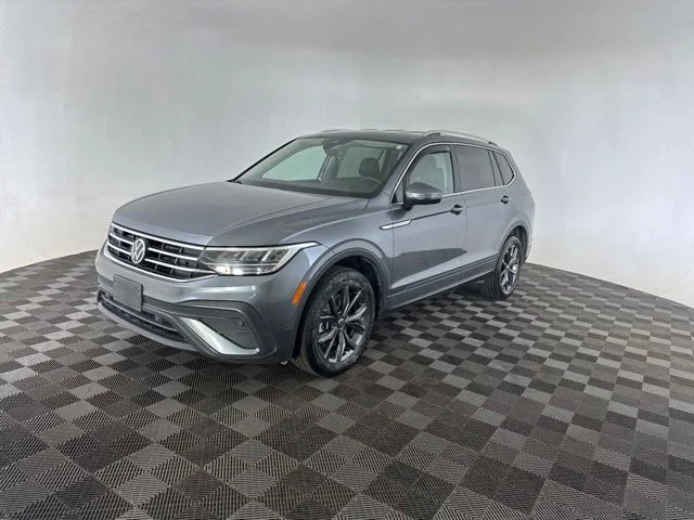 Used 2022  Volkswagen 2.0T SE image 3