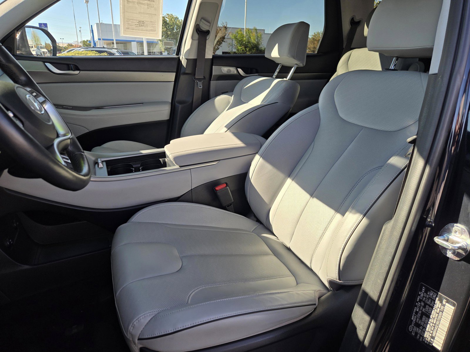 Used 2024 Moonlight Cloud Hyundai SEL 7P image 18